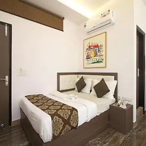 Hotel Oyo 393 Rk Grand